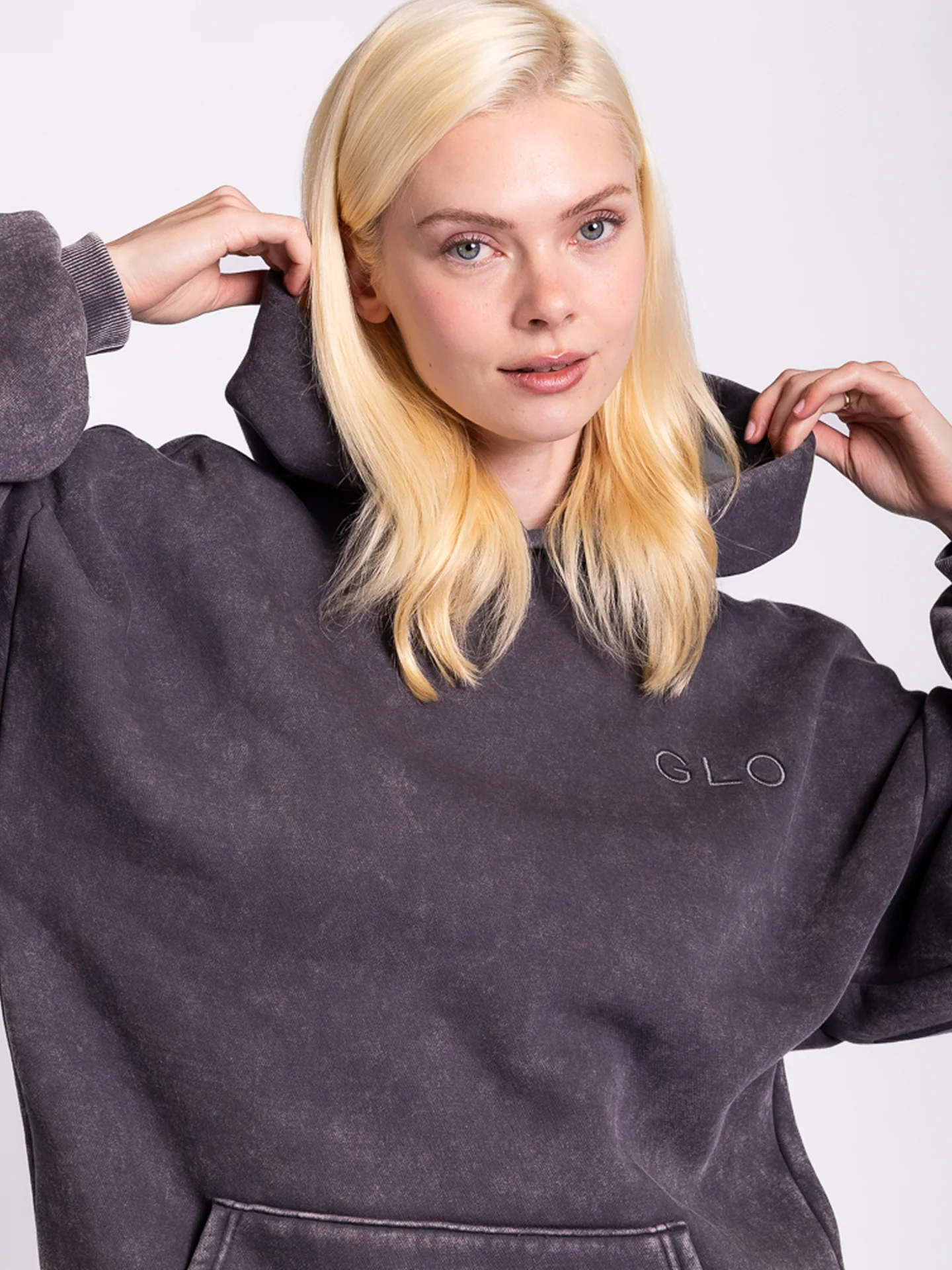 Kingdom Essential Snow Wash Hoodie - Image 42